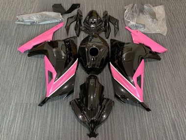 Comprare Carena Moto Kawasaki EX300 2013-2024 - Nero Lucido Rosa Bianco Banda
