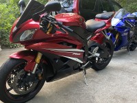 Ho comprato le carene Yamaha R6 del 2007 e sono assolutamente perfette e stanno benissimo sulla mia moto. Puoi dire che la vernice è un lavoro di qualità